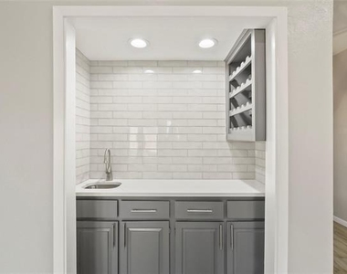 6019 Yellow Rock Trail - Photo Thumbnail 12
