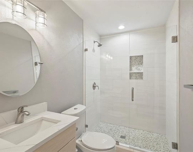 6019 Yellow Rock Trail - Photo Thumbnail 15