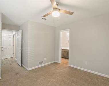 6019 Yellow Rock Trail - Photo Thumbnail 14