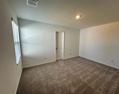 835 Sandhill Crane Lane - Photo Thumbnail 5