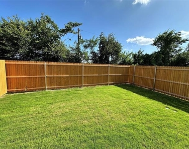 835 Sandhill Crane Lane - Photo Thumbnail 10