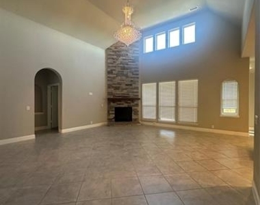 501 Virginia Lane - Photo Thumbnail 3