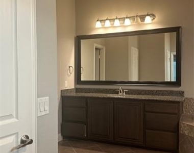 501 Virginia Lane - Photo Thumbnail 14