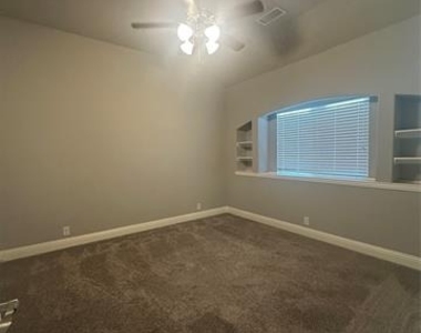 501 Virginia Lane - Photo Thumbnail 18
