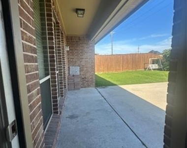 501 Virginia Lane - Photo Thumbnail 10