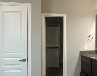 501 Virginia Lane - Photo Thumbnail 15