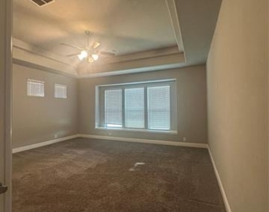 501 Virginia Lane - Photo Thumbnail 12