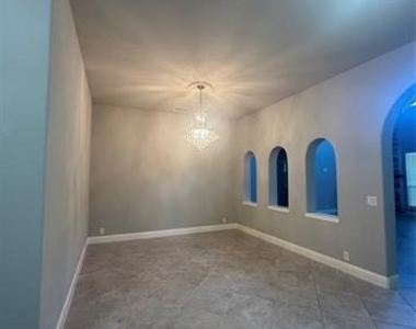 501 Virginia Lane - Photo Thumbnail 2