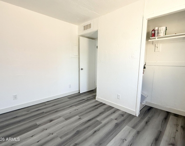 1709 W Sherman Street - Photo Thumbnail 8