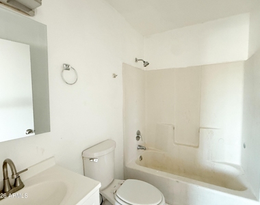 1709 W Sherman Street - Photo Thumbnail 9