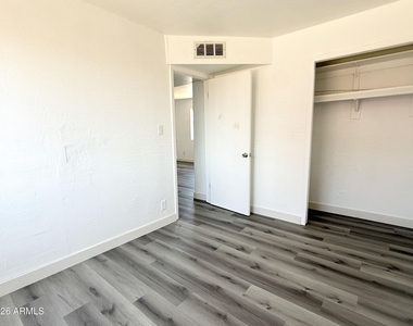 1709 W Sherman Street - Photo Thumbnail 6