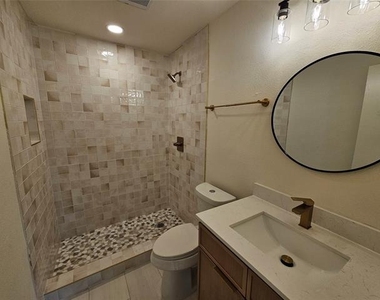 1725 R Avenue - Photo Thumbnail 13
