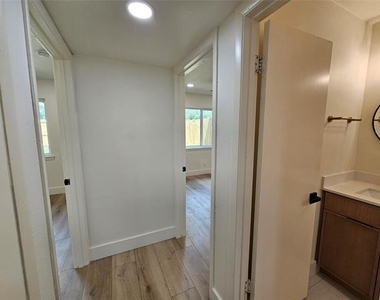1725 R Avenue - Photo Thumbnail 8
