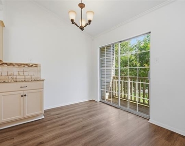 914 W Washington Street - Photo Thumbnail 8
