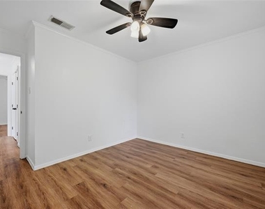914 W Washington Street - Photo Thumbnail 18