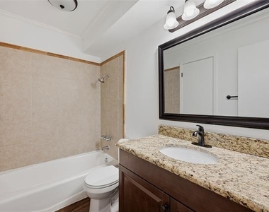 914 W Washington Street - Photo Thumbnail 16