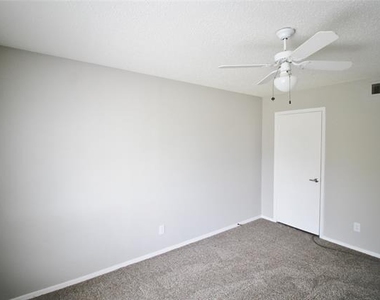 6110 Spyglass Lane - Photo Thumbnail 18
