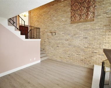 6110 Spyglass Lane - Photo Thumbnail 4