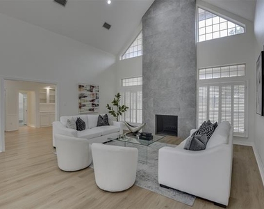 2121 Shari Lane - Photo Thumbnail 8