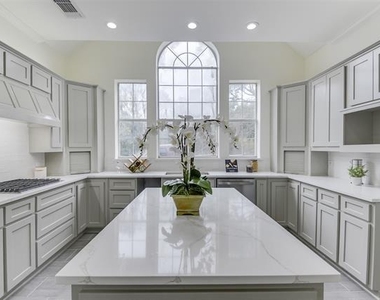 2121 Shari Lane - Photo Thumbnail 27