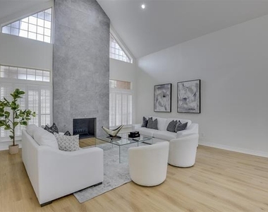 2121 Shari Lane - Photo Thumbnail 7