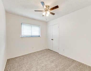 3914 Willowood Lane - Photo Thumbnail 7