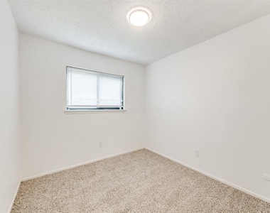 3914 Willowood Lane - Photo Thumbnail 9