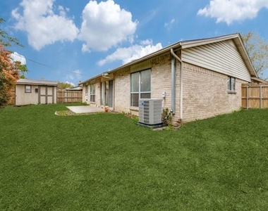 3914 Willowood Lane - Photo Thumbnail 11