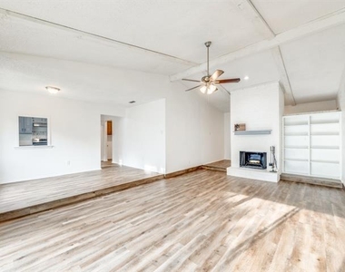 3914 Willowood Lane - Photo Thumbnail 2