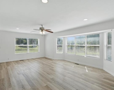 1812 W Eldorado Parkway - Photo Thumbnail 6