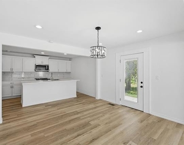 1812 W Eldorado Parkway - Photo Thumbnail 7