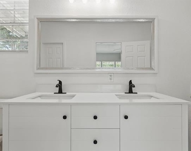 1812 W Eldorado Parkway - Photo Thumbnail 20