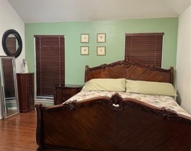 3219 Rosebank Drive - Photo Thumbnail 9