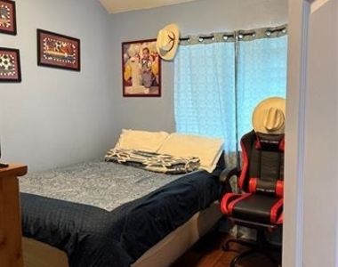 3219 Rosebank Drive - Photo Thumbnail 10