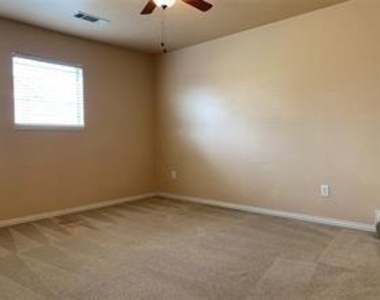 9113 Hope Drive - Photo Thumbnail 6