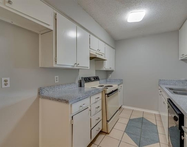 3422 Heritage Lane - Photo Thumbnail 11