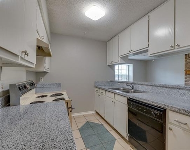3422 Heritage Lane - Photo Thumbnail 13