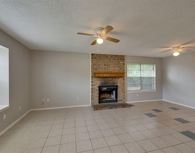 3422 Heritage Lane - Photo Thumbnail 6