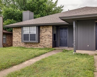 3422 Heritage Lane - Photo Thumbnail 3