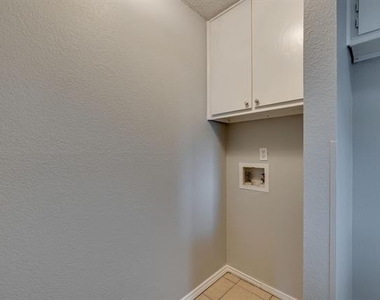3422 Heritage Lane - Photo Thumbnail 15