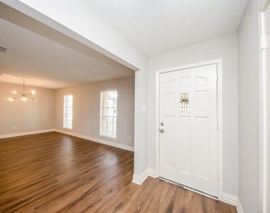 451 Gentilly Drive - Photo Thumbnail 13