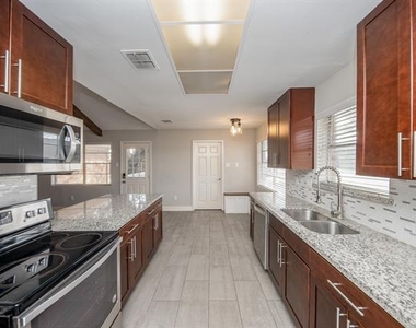 451 Gentilly Drive - Photo Thumbnail 21