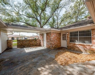451 Gentilly Drive - Photo Thumbnail 11