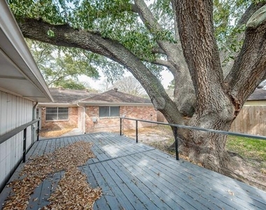 451 Gentilly Drive - Photo Thumbnail 6