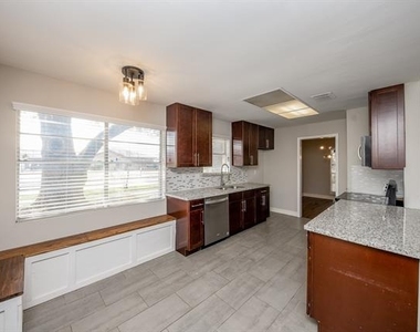 451 Gentilly Drive - Photo Thumbnail 19