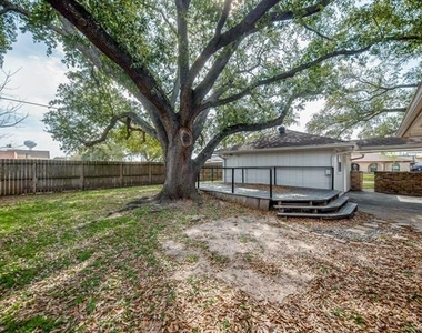 451 Gentilly Drive - Photo Thumbnail 7