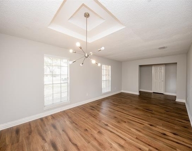 451 Gentilly Drive - Photo Thumbnail 16