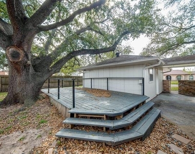 451 Gentilly Drive - Photo Thumbnail 10