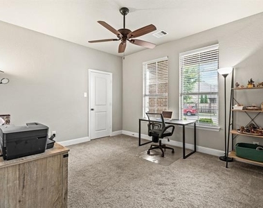 3406 Woodford Drive - Photo Thumbnail 11