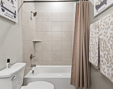 3406 Woodford Drive - Photo Thumbnail 14